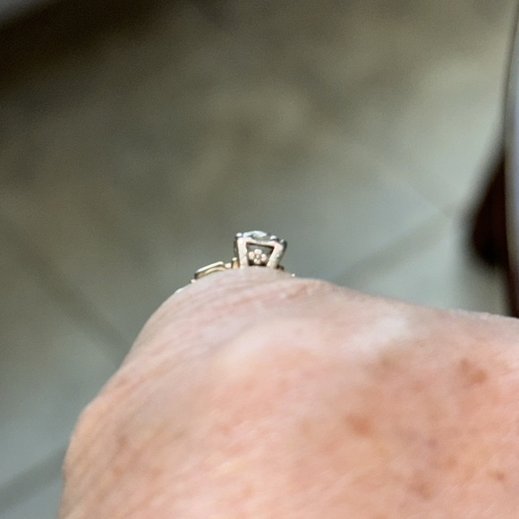 .25 carat diamond in 18K yellow gold - Picture 2 of 4